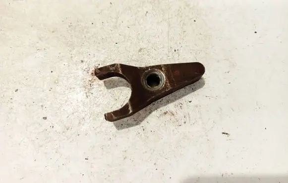 Toyota Avensis T250 Fuel Injector clamp holder 