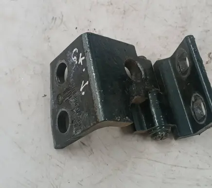 BMW X5 E53 Rear door upper hinge 415282651619 8265161
