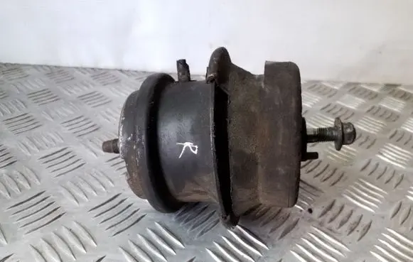 Engine mount bracket