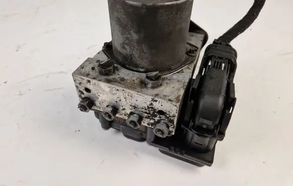 Mercedes-Benz Vito Viano W639 ABS Pump 0265230244 A0014467489
