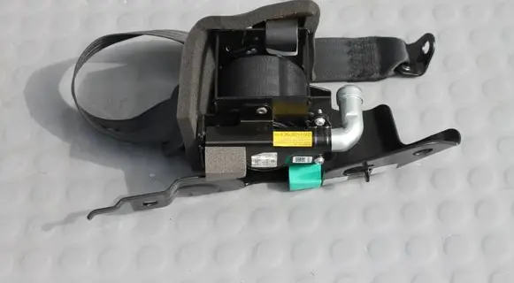 Rear seatbelt