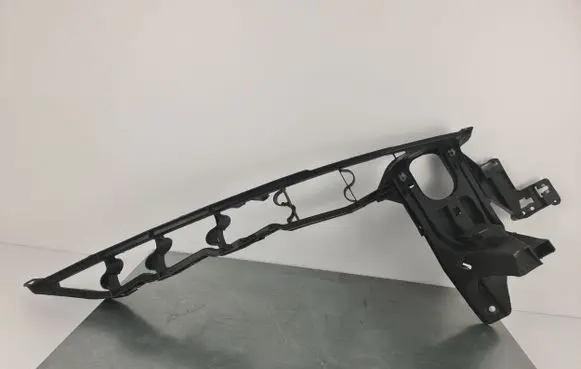 BMW X6 E71 Fender mounting bracket 7157990
