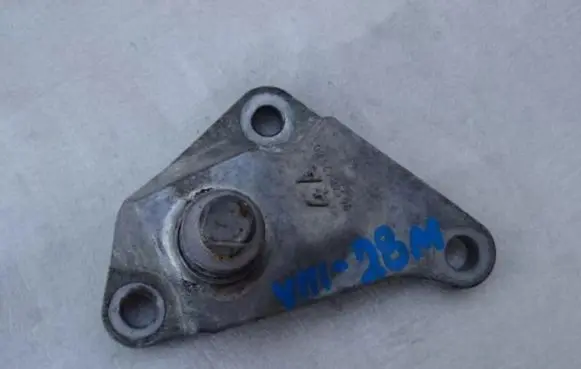 Citroen DS5 Gearbox mounting bracket 9653126680