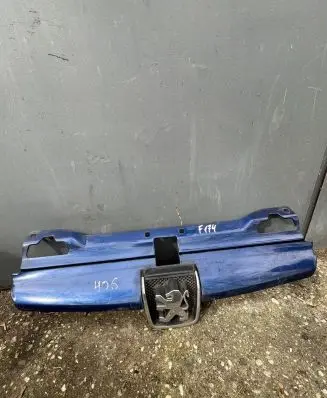 Peugeot 406 Front bumper upper radiator grill 9616258477 F174 16258477