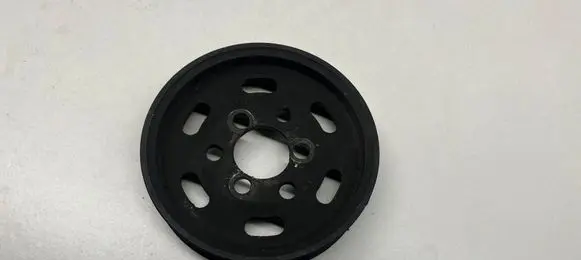 Volkswagen Golf IV Power steering pump pulley 038145255