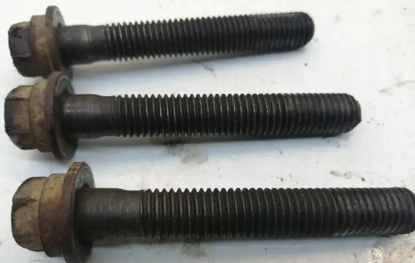 Ford Transit Flywheel bolts 