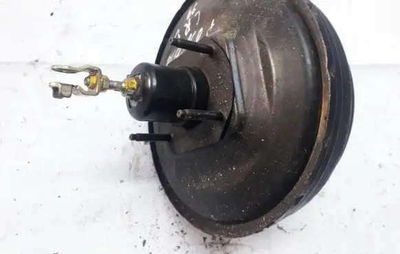 Honda CR-V Brake booster