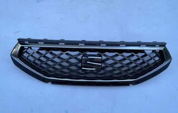 Front bumper upper radiator grill