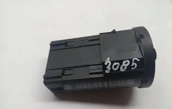 Volkswagen Golf IV Light switch 1C0941531 C1NK1329V