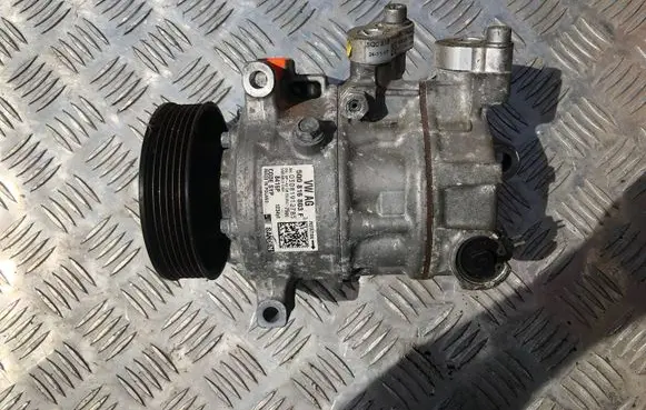 Volkswagen Golf VII Air conditioning (A/C) compressor (pump) 5Q0816803F 030819127B5