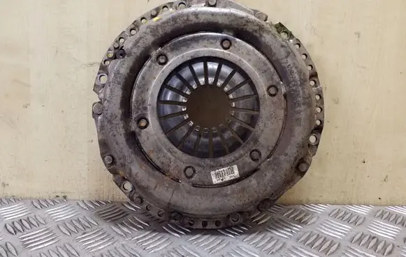 Opel Zafira C Pressure plate 55581280