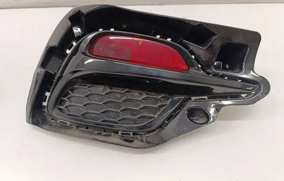 MG ZS Rear tail light reflector 10571679
