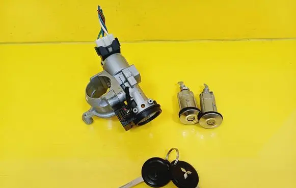 Mitsubishi Colt Ignition lock 4408A040 5WK45107