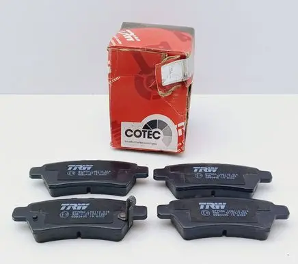 Nissan Pathfinder WD21 Brake pads (rear) GDB3405