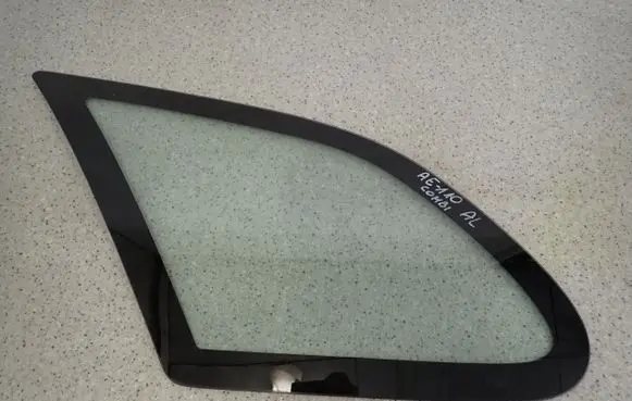 Toyota Corolla E110 Side middle window/glass 
