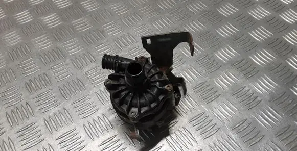 BMW 7 F01 F02 F03 F04 Electric auxiliary coolant/water pump 7587374 11517587374
