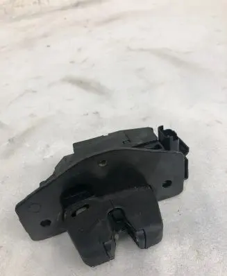 Opel Grandland X Tailgate/trunk/boot lock/catch/latch 9816195380