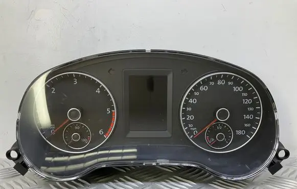 Volkswagen Jetta VI Speedometer (instrument cluster) 5C6920973A