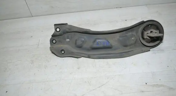 Mercedes-Benz A W176 Rear control arm 84320000 8432