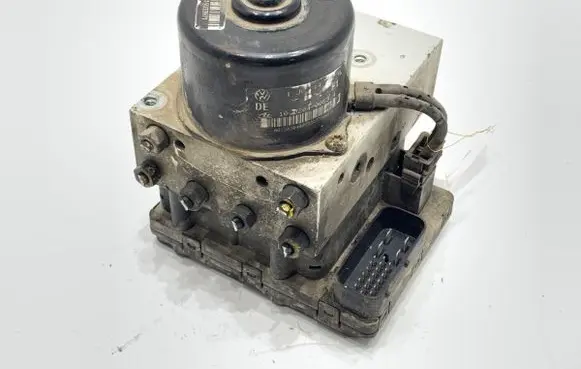 Skoda Octavia Mk1 (1U) ABS Pump 1J0907379E