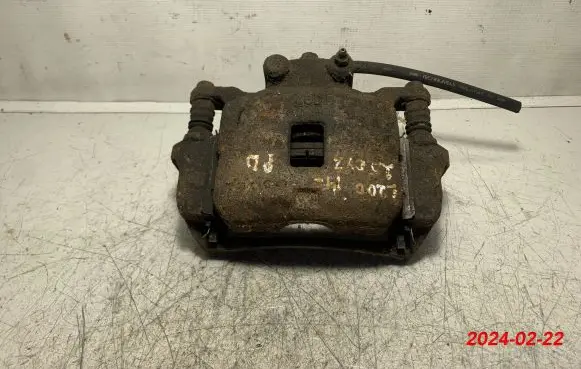 Mitsubishi L200 Front brake caliper