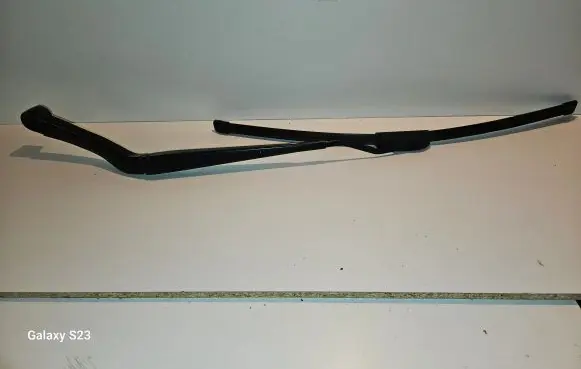 Opel Insignia A Front wiper blade arm 13227398
