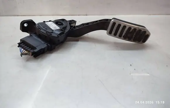 Volvo XC60 Accelerator throttle pedal 31329372