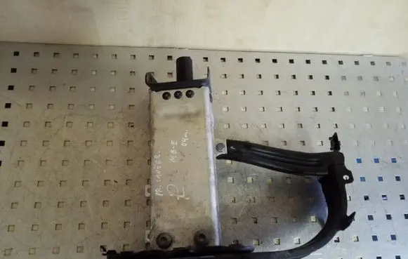 Mercedes-Benz E W211 Front bumper mounting bracket