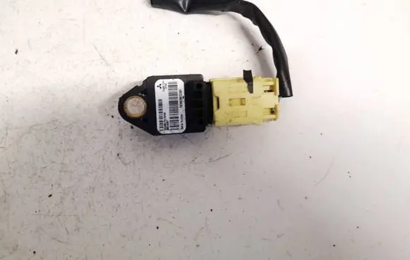 Mitsubishi Lancer X Airbag deployment crash/impact sensor 8651a001