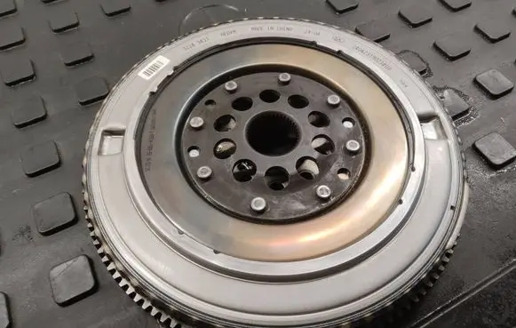 Volvo V60 Flywheel 32249431