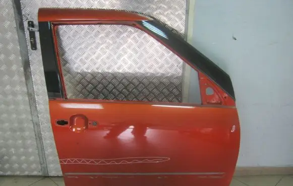 Suzuki Swift I Front door