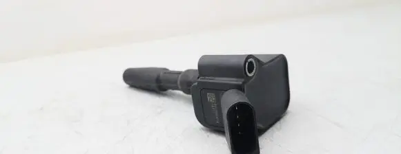 Volkswagen Jetta USA High voltage ignition coil 04E905110M
