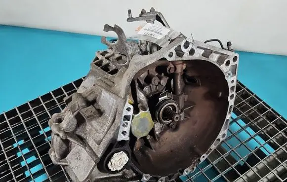 Toyota Yaris Manual 5 speed gearbox 20TT06 IMPRK1537571
