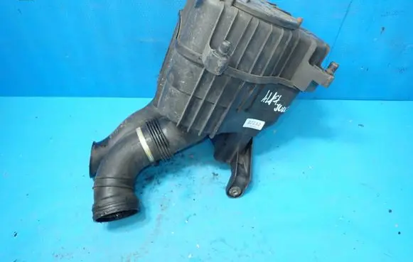 Alfa Romeo Giulietta Air filter box 51843853