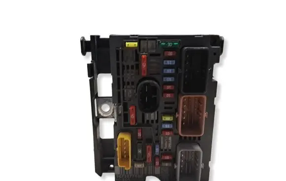 Peugeot 3008 I Fuse box set 9675877980