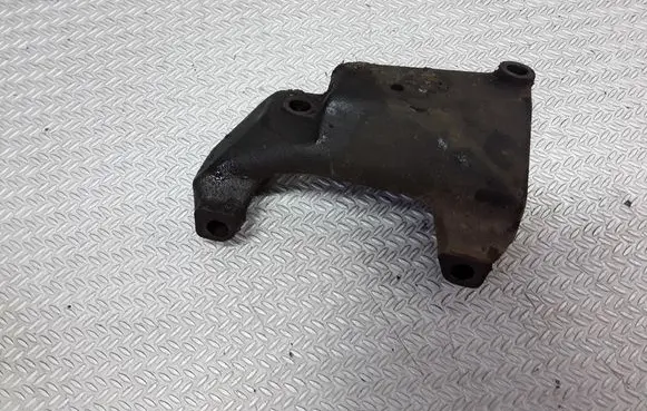 Toyota RAV 4 (XA20) Front differential bracket 
