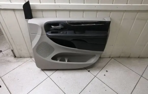 Chrysler Town & Country V Rear door card panel trim