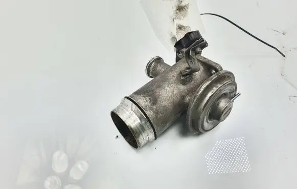BMW 3 E90 E91 EGR valve 7792077