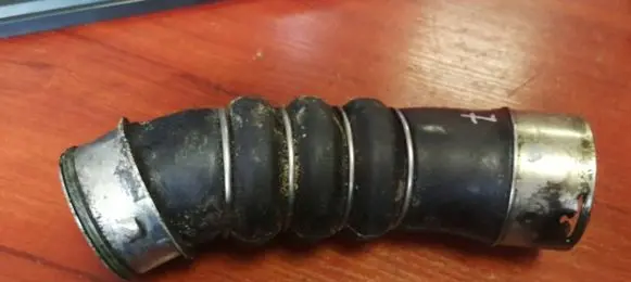 BMW 1 E82 E88 Intercooler hose/pipe 7797480