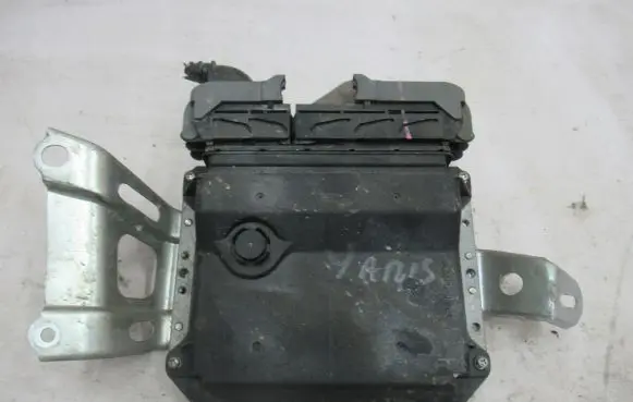 Toyota Yaris Engine control unit/module 896610D310