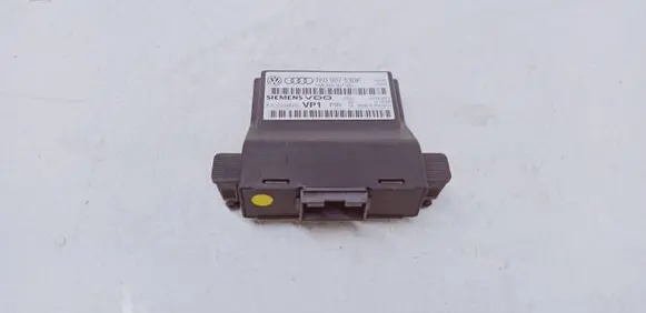 Volkswagen Golf V Gateway control module 1K0907530K 1K0907951