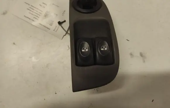 Renault Megane I Electric window control switch 7700429070
