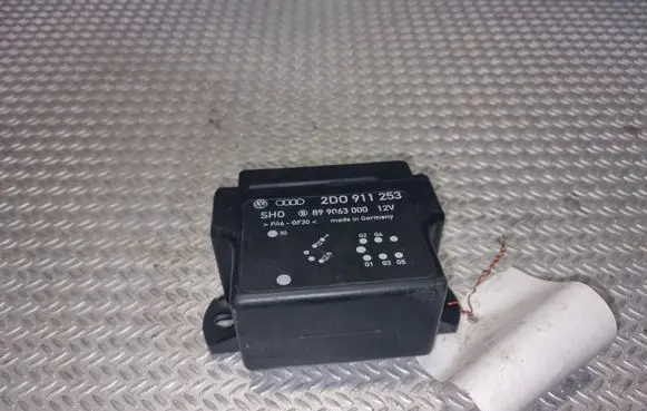 Volkswagen II LT Glow plug pre-heat relay 2D0911253