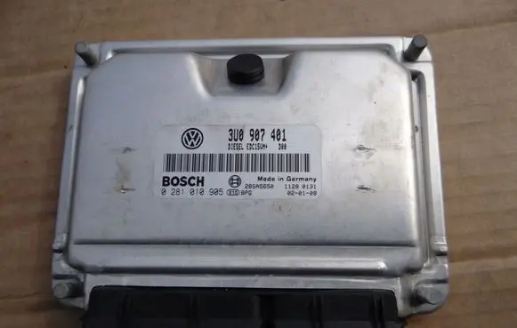 Skoda Superb B5 (3U) Engine control unit/module 3U0907401