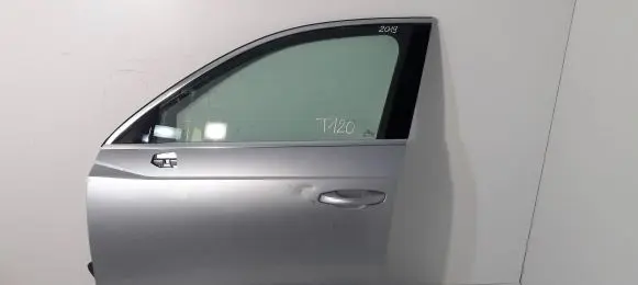 Audi Q3 F3 Front door