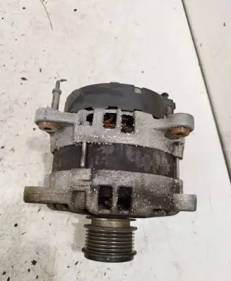 Volkswagen PASSAT B7 Generator/alternator 03L903024F 0126811027