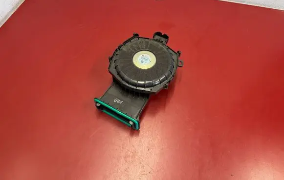 BMW X3 G01 Subwoofer speaker 6811926