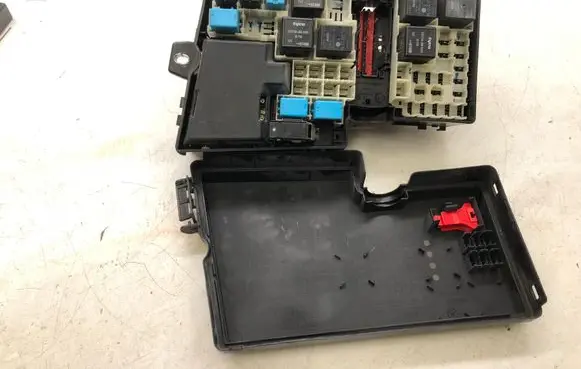 Mazda CX-7 Fuse box set BP4K66765 518818109