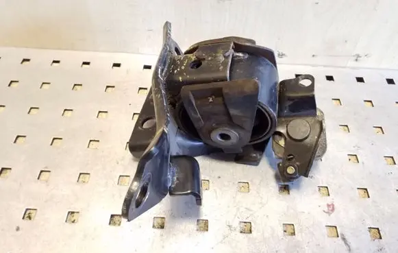 Toyota Corolla E120 E130 Gearbox mount