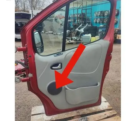 Opel Vivaro Front door speaker cover trim 7700812471
